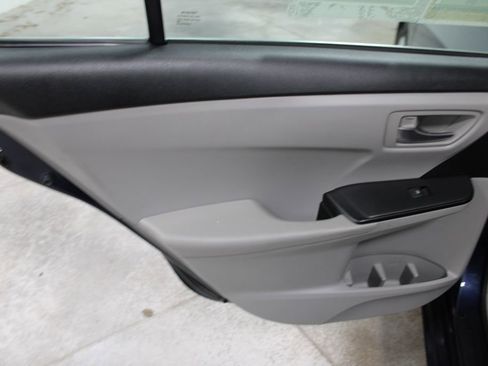 Used 2017 Toyota Camry LE image 18