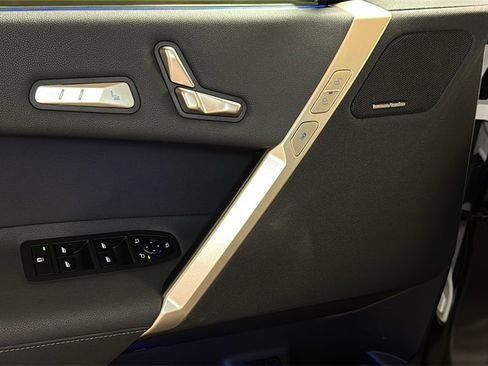 Used 2024 BMW iX xDrive50 w/ Premium Package image 25