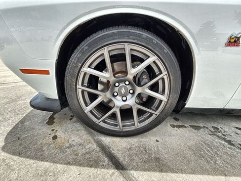 Used 2019 Dodge Challenger R/T Scat Pack w/ Plus Package RWD image 10