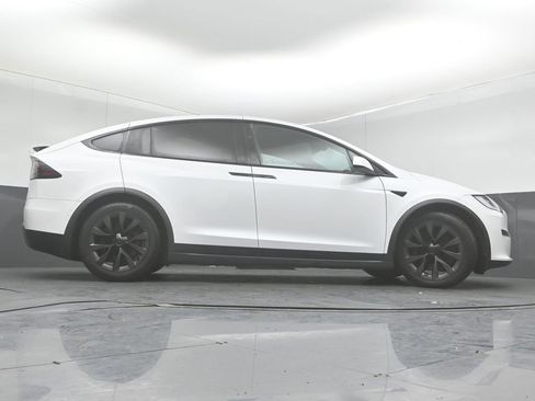 Used 2022 Tesla Model X image 37