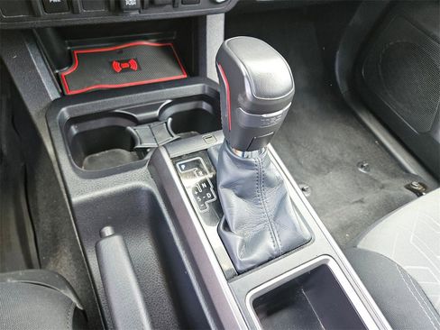 Used 2023 Toyota Tacoma TRD Off-Road image 18