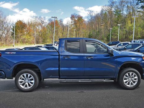 Used 2019 Chevrolet Silverado 1500 Custom w/ Custom Convenience Package AWD/4WD image 6