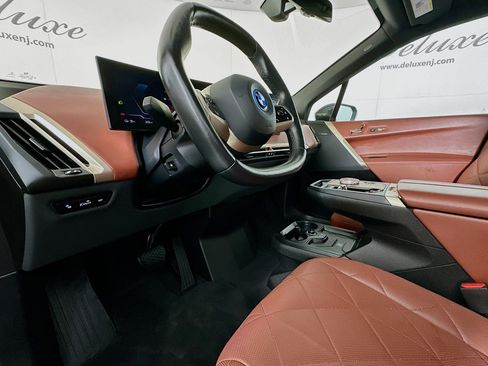 Used 2023 BMW iX xDrive50 w/ Ultimate Package 2 image 7