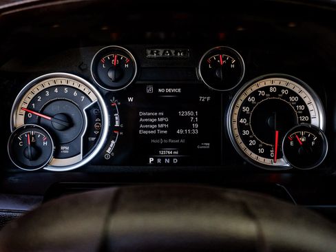 Used 2015 RAM 1500 Laramie w/ Convenience Group image 26