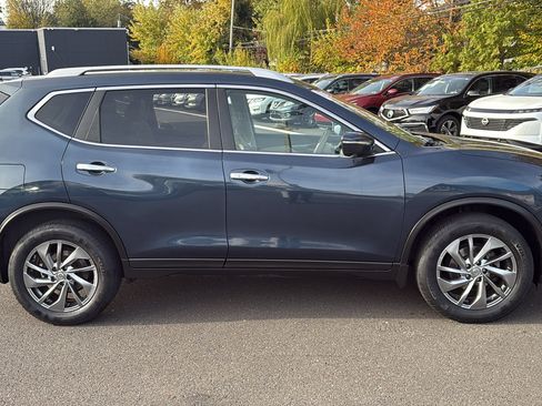 Used 2015 Nissan Rogue SL w/ SL Premium Package image 29