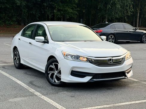 Used 2016 Honda Accord LX image 4