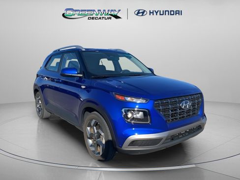 Used 2023 Hyundai Venue SEL image 1