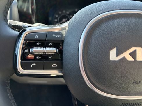 Certified 2023 Kia Sorento SX AWD/4WD image 19