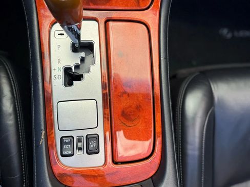 Used 2006 Lexus SC 430 Convertible image 32