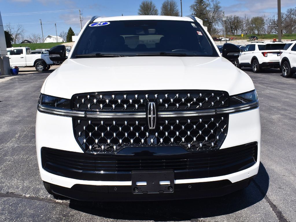 Used 2025 Lincoln Navigator L Black Label AWD/4WD image 29
