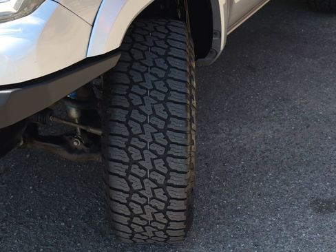 Used 2016 Toyota Tacoma SR5 image 43