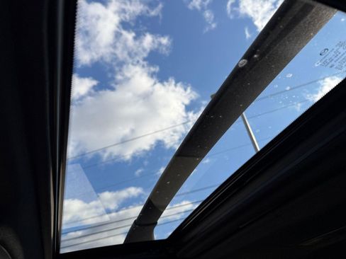 Certified 2025 MAZDA CX-5 Signature image 17