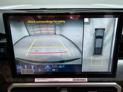 Used 2024 Toyota Tacoma Limited w/ Limited Package (LT) image 22