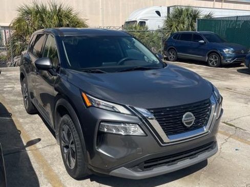Used 2021 Nissan Rogue SV FWD image 1