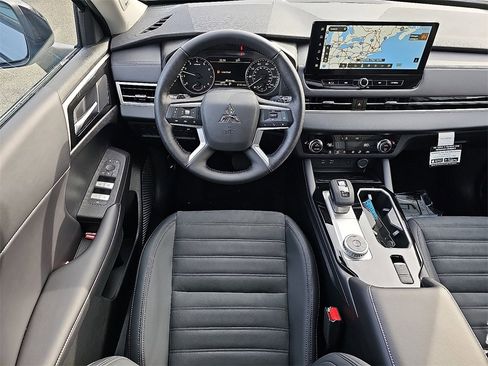 New 2026 Mitsubishi Outlander Trail Edition image 7
