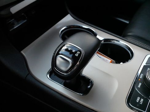 Used 2014 Jeep Grand Cherokee Overland w/ Advanced Technology Group image 21