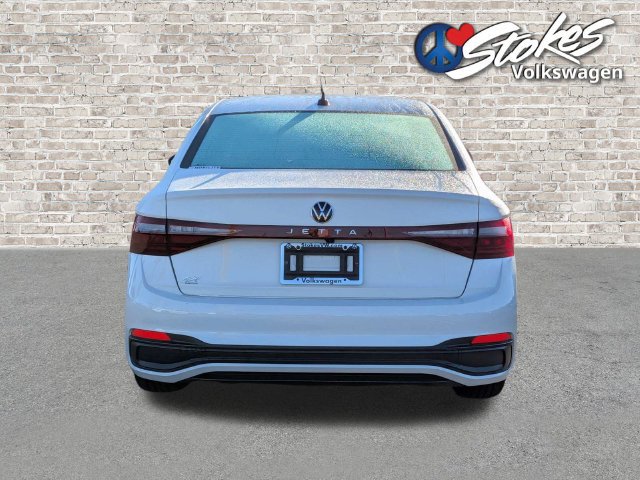 Certified 2025 Volkswagen Jetta Sport FWD image 5