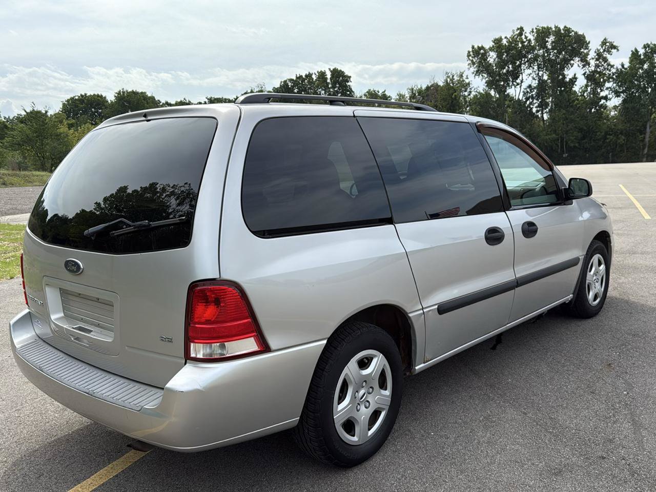 Used 2004 Ford Freestar SE FWD image 3