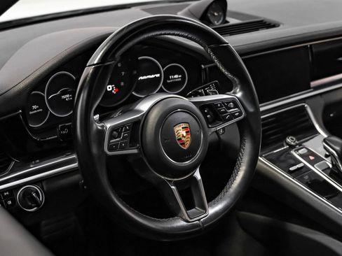 Used 2019 Porsche Panamera image 10