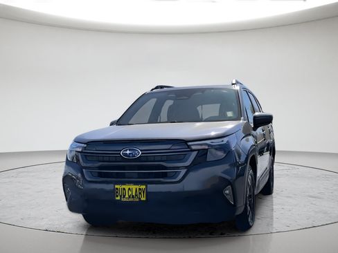 Used 2025 Subaru Forester Premium w/ Convenience Package #1 AWD/4WD image 12
