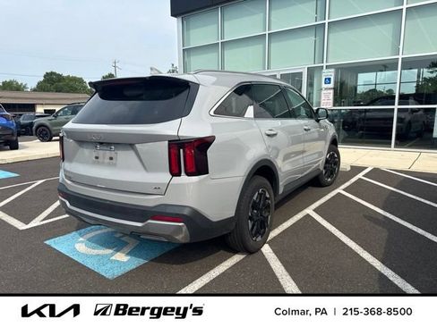 Used 2025 Kia Sorento S w/ Panoramic Sunroof Package AWD/4WD image 8