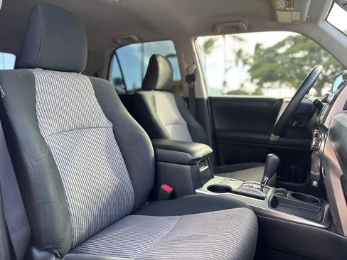 Used 2018 Toyota 4Runner SR5 RWD image 9
