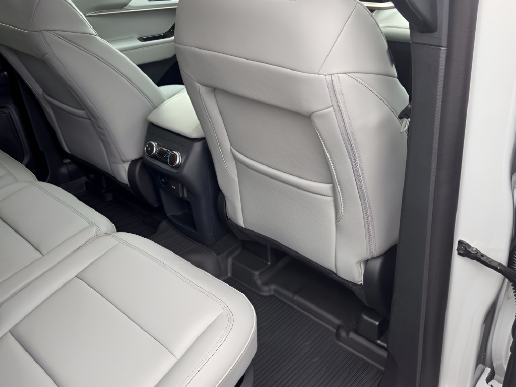 New 2027 Ford Explorer Active AWD/4WD image 31
