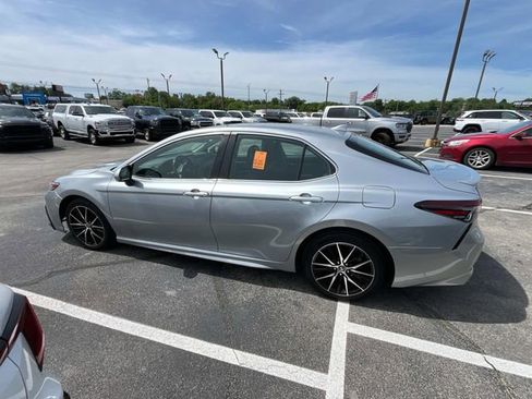 Used 2023 Toyota Camry SE FWD image 6
