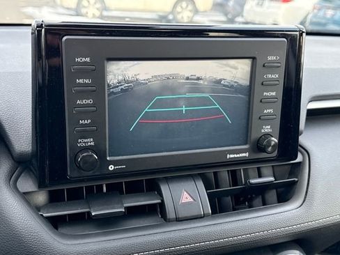 Used 2020 Toyota RAV4 XLE image 21