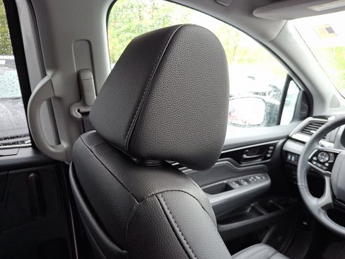 Used 2023 Honda Odyssey Touring image 13