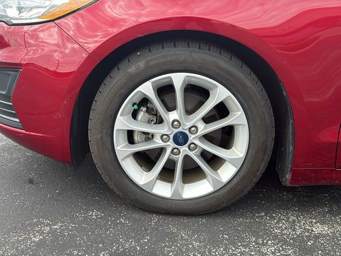 Used 2019 Ford Fusion SE FWD image 6