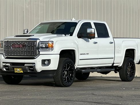 Used 2019 GMC Sierra 2500 Denali w/ Duramax Plus Package image 9