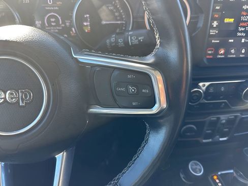 Used 2022 Jeep Wrangler Unlimited Sahara w/ Cold Weather Group image 14