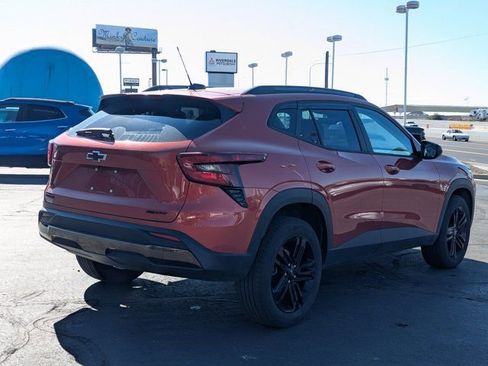 Used 2024 Chevrolet Trax ACTIV w/ Driver Confidence Package image 3