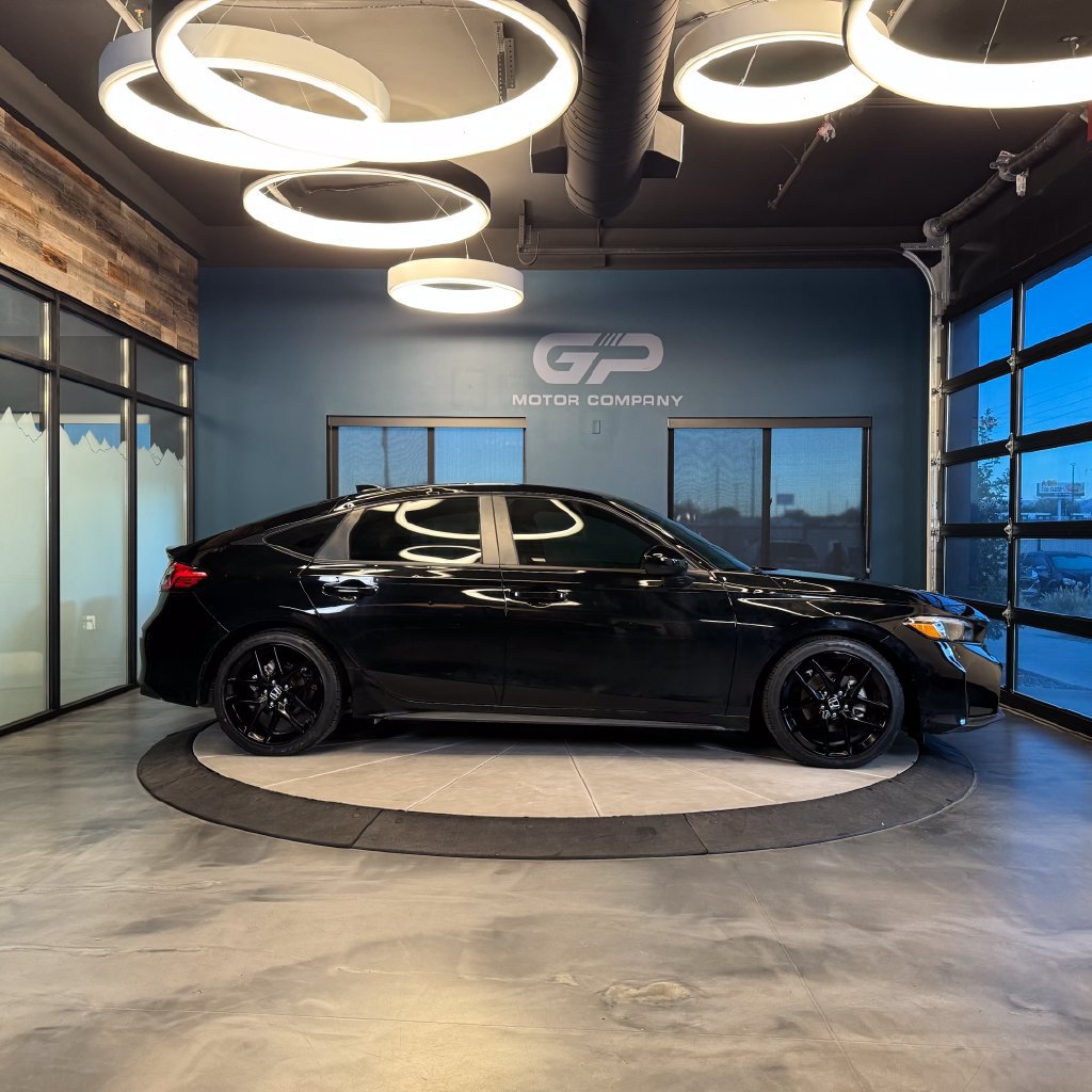 Used 2025 Honda Civic Sport image 2