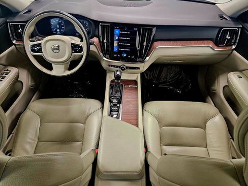 Used 2021 Volvo S60 T5 Momentum w/ Climate Package image 13