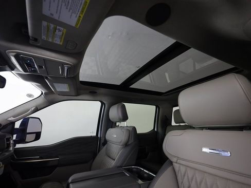 Used 2025 Ford F450 Platinum w/ Platinum Plus Package image 19