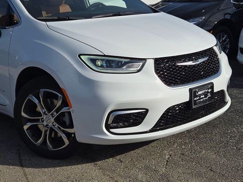 New 2026 Chrysler Pacifica Pinnacle w/ Trailer Tow Group image 2