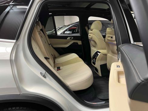 Used 2019 BMW X5 xDrive40i w/ Convenience Package AWD/4WD image 24