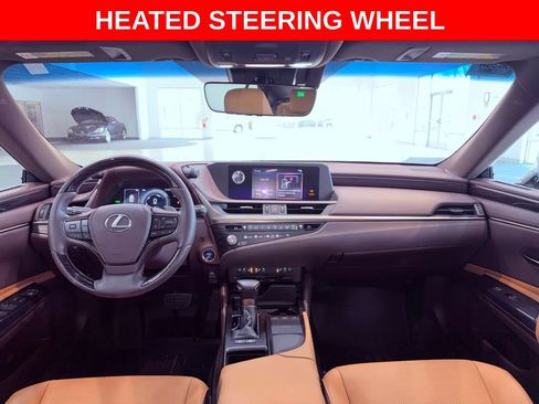 Certified 2021 Lexus ES 300h w/ Premium Package image 13