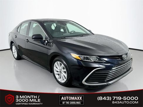 Used 2022 Toyota Camry LE FWD image 1