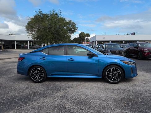 Certified 2024 Nissan Sentra SR FWD image 3