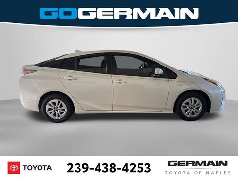 Used 2016 Toyota Prius Two FWD image 9