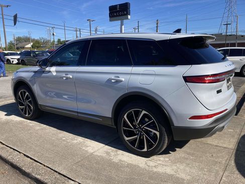 New 2025 Lincoln Corsair Reserve image 7