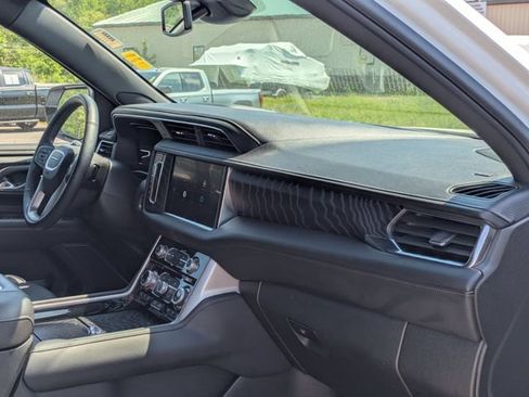 Used 2024 GMC Yukon Denali AWD/4WD image 40