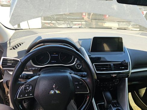 Used 2020 Mitsubishi Eclipse Cross SE FWD image 11