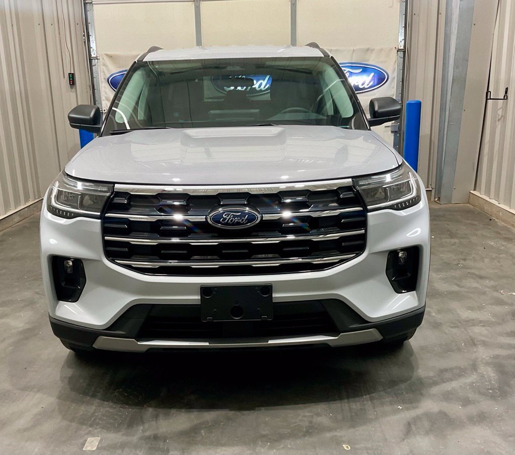 Used 2026 Ford Explorer Active w/ Active Comfort Package RWD image 5