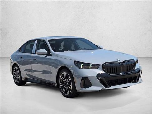 New 2026 BMW 530i xDrive w/ M Sport Package AWD/4WD image 7