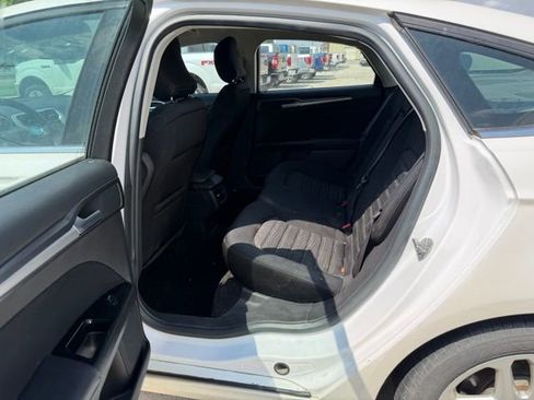 Used 2016 Ford Fusion SE FWD image 12
