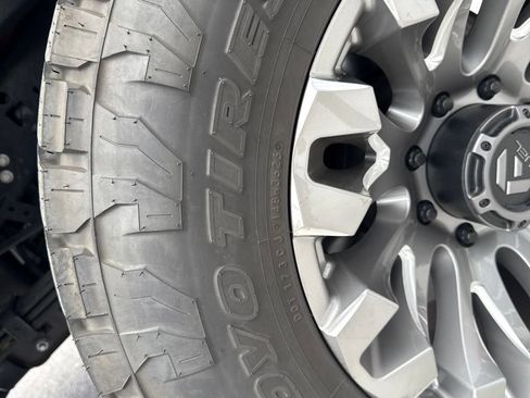 Used 2025 Ford F350 Lariat w/ Chrome Package AWD/4WD image 32